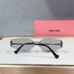 ⁦MIU MIU MU 175AV Sunglasses⁩ – תמונה ⁦4⁩